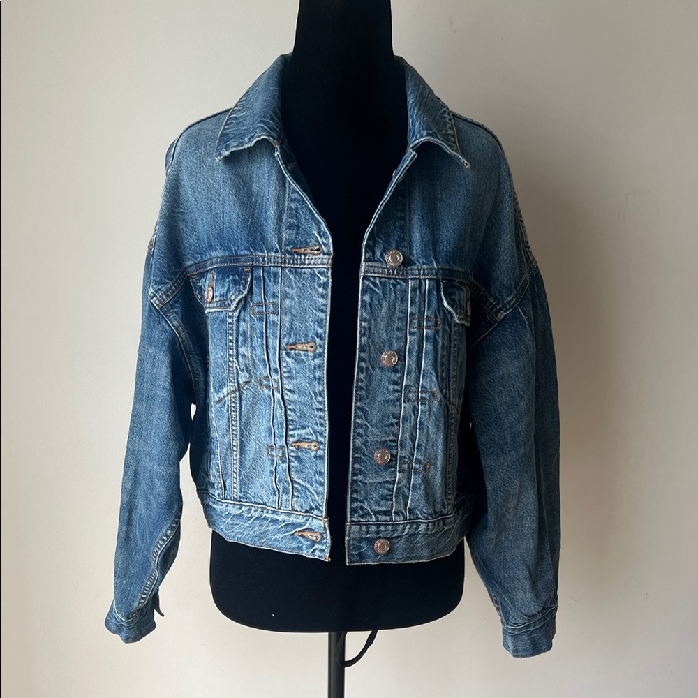 American Eagle Outfitters Cropped Denim Jacket